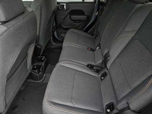 New 2025 Jeep Gladiator Sport image 28