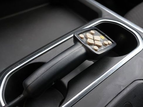 Used 2025 Chevrolet Silverado 2500 LT w/ Convenience Package image 25