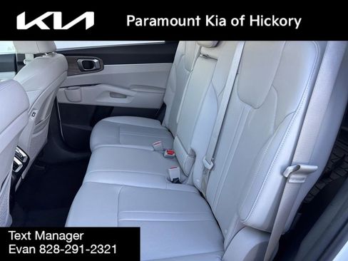Used 2023 Kia Sorento S w/ Panoramic Sunroof Package image 14