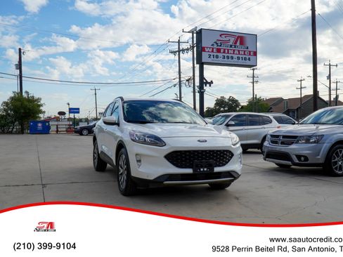 Used 2020 Ford Escape Titanium image 1