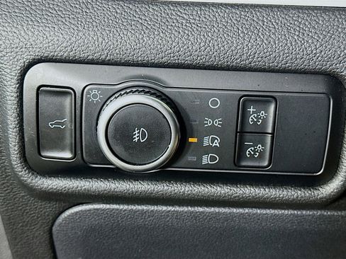 Used 2024 Ford Explorer XLT w/ Equipment Group 202A RWD image 17