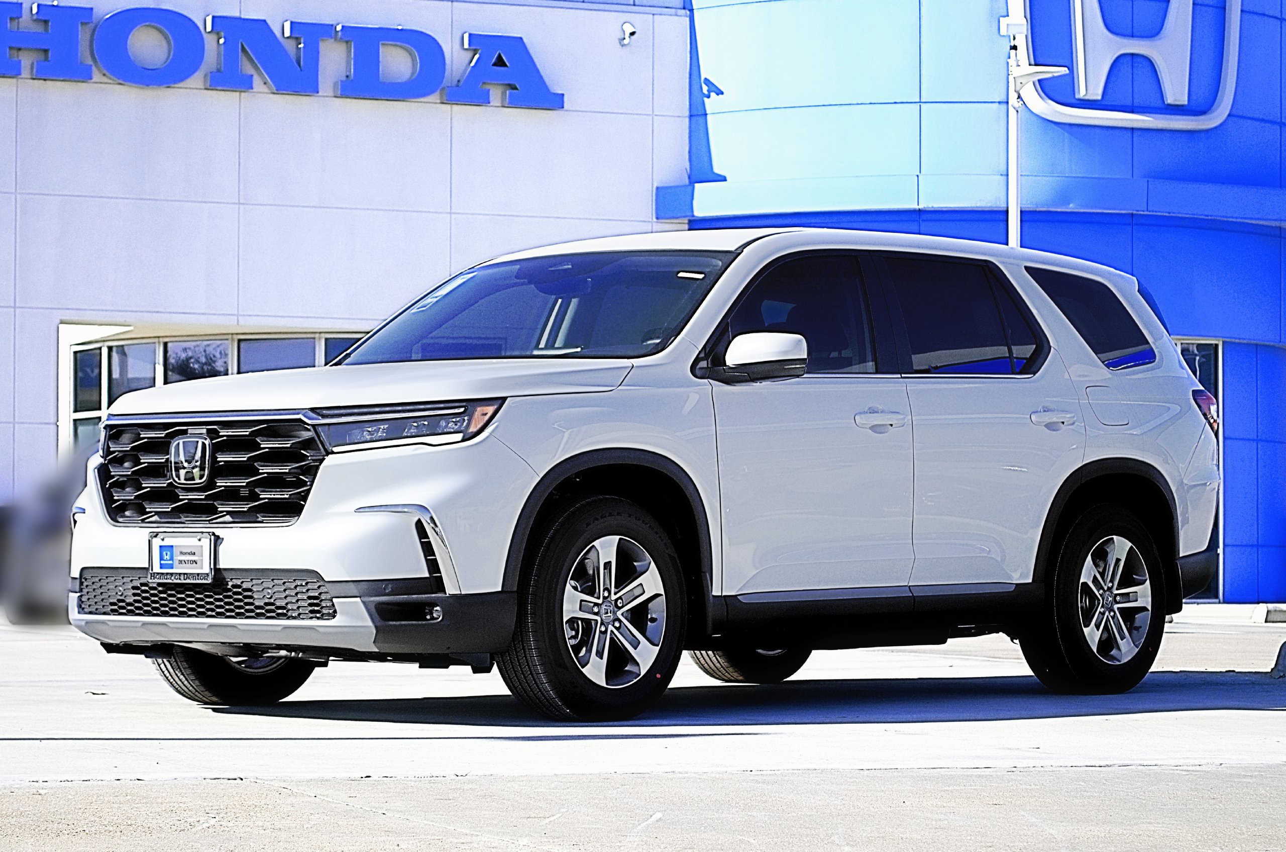 Used 2025 Honda Pilot EX-L image 1