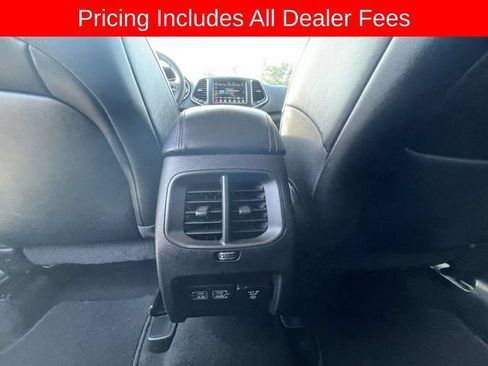 Used 2022 Jeep Cherokee Latitude Lux AWD/4WD image 18