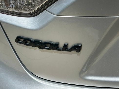Used 2022 Toyota Corolla LE FWD image 12