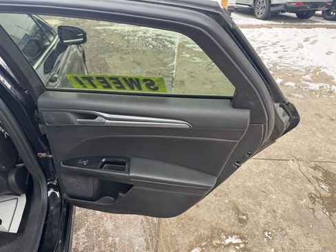 Used 2016 Ford Fusion Titanium AWD/4WD image 16