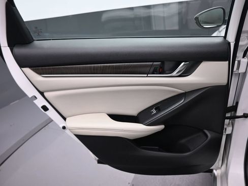 Used 2021 Honda Accord EX-L image 32