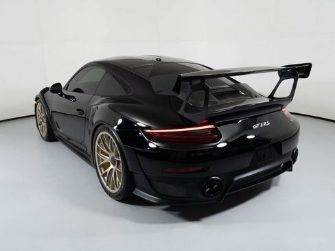 Used 2018 Porsche 911 GT2 RS image 12