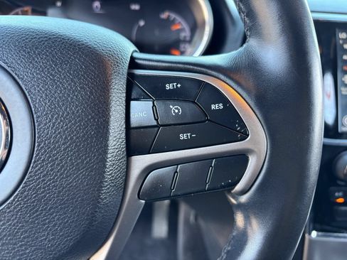 Used 2019 Jeep Grand Cherokee Altitude AWD/4WD image 29