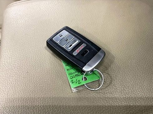 Used 2017 Acura MDX SH-AWD image 11