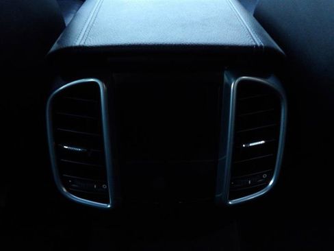 Used 2016 Porsche Cayenne image 21