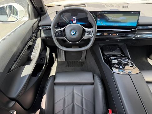 Used 2024 BMW i5 eDrive40i w/ Premium Package RWD image 21