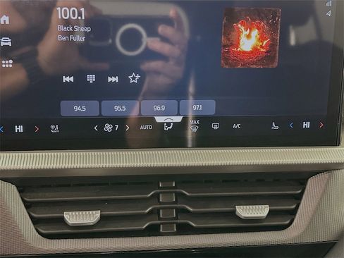 Used 2025 Ford Explorer ST-Line w/ ST-Line Street Pack image 17