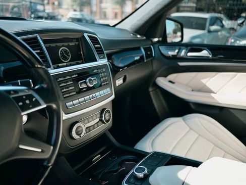 Used 2015 Mercedes-Benz GL 63 AMG 4MATIC w/ Accessory Chrome Package image 9