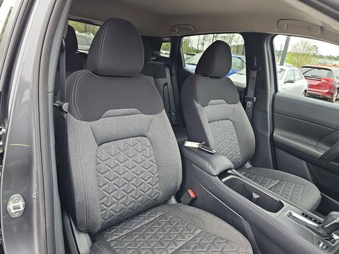 Used 2025 Nissan Kicks SV w/ Charging Package image 13