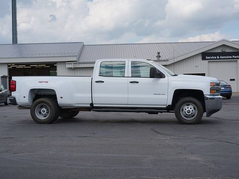Used 2018 Chevrolet Silverado 3500 W/T AWD/4WD image 2