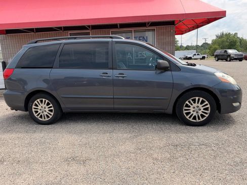 Used 2008 Toyota Sienna FWD image 3