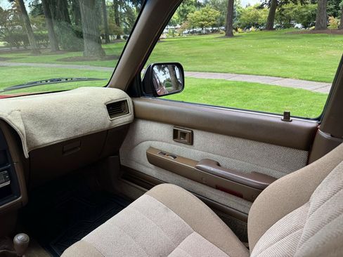 Used 1990 Toyota 4Runner SR5 AWD/4WD image 25