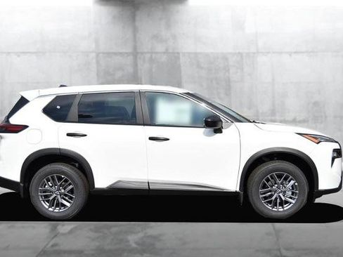 New 2026 Nissan Rogue S image 5