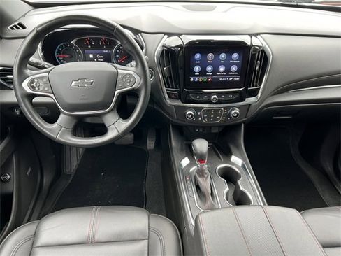 Used 2023 Chevrolet Traverse RS image 3