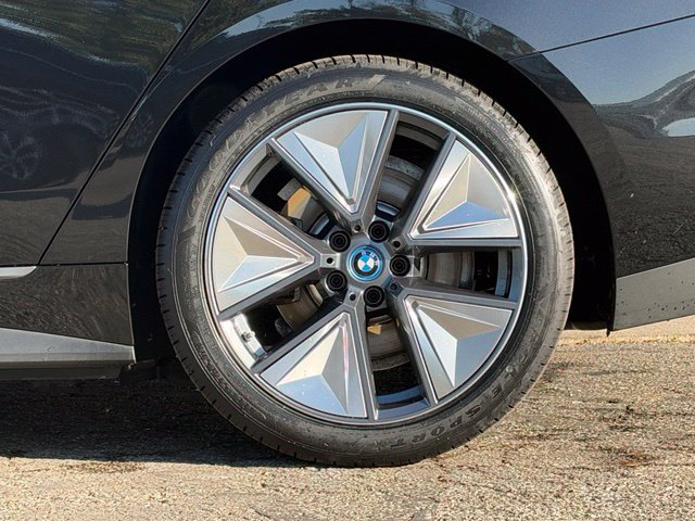 Certified 2023 BMW i4 eDrive40 w/ Premium Package RWD image 4