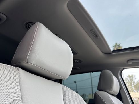 Used 2022 Kia Telluride EX w/ EX Premium Package image 23