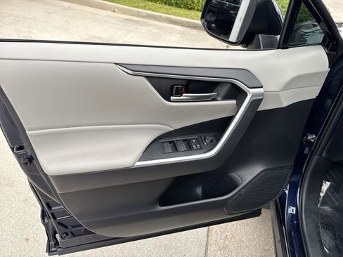 Used 2024 Toyota RAV4 XLE image 39