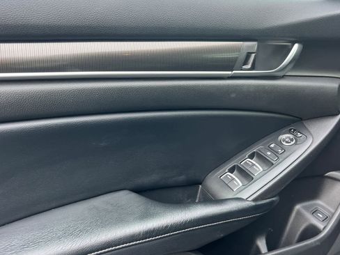 Used 2018 Honda Accord Sport image 12
