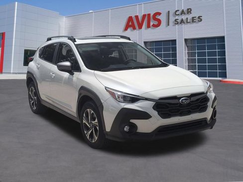 Used 2025 Subaru Crosstrek 2.5i Premium AWD/4WD image 3