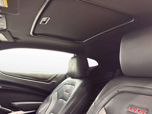 Used 2018 Chevrolet Camaro SS w/ Redline Edition RWD image 35