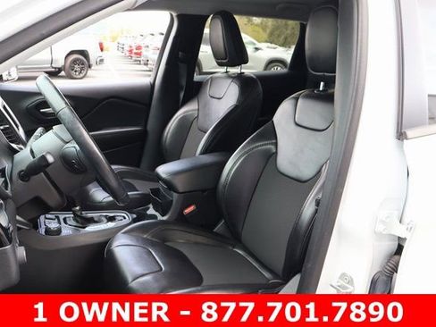 Used 2021 Jeep Cherokee Latitude Plus image 11