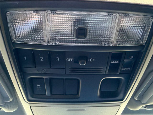 Used 2016 Toyota 4Runner SR5 Premium RWD image 23