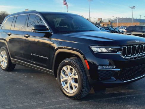 Used 2023 Jeep Grand Cherokee Limited image 8