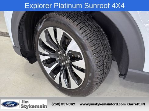 Used 2026 Ford Explorer Platinum w/ LUX Leather Package AWD/4WD image 18