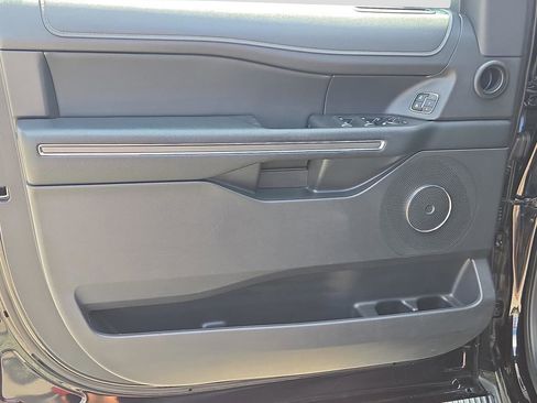 Used 2024 Ford Expedition XLT image 16
