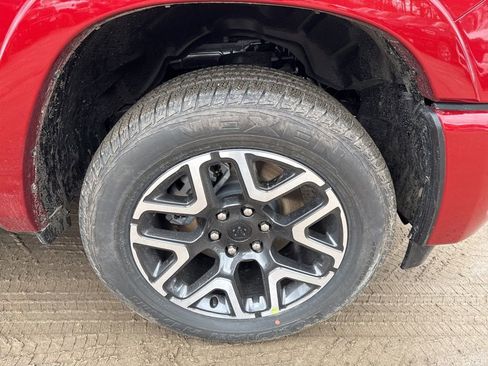 New 2026 RAM 1500 Laramie AWD/4WD image 9