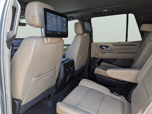 Used 2021 Chevrolet Tahoe Premier w/ Premium Package RWD image 20