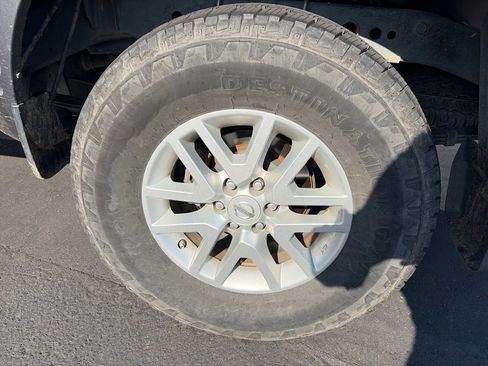 Used 2016 Nissan Frontier SV AWD/4WD image 9