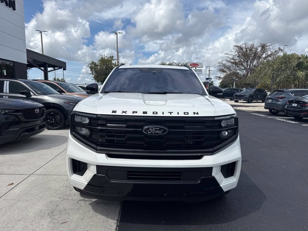 Used 2025 Ford Expedition Max Platinum w/ Stealth Appearance Package AWD/4WD image 2