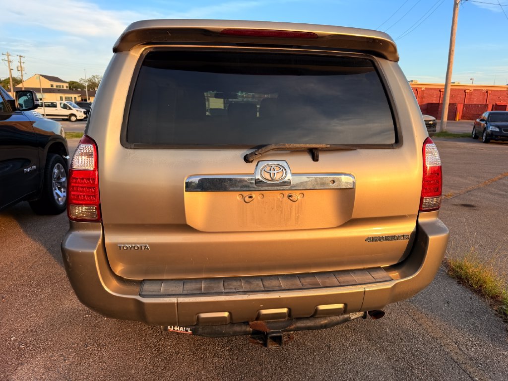 Used 2006 Toyota 4Runner SR5 RWD image 11