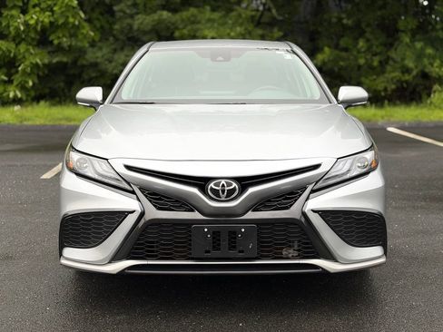 Used 2024 Toyota Camry XSE FWD image 9