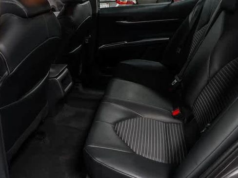 Used 2021 Toyota Camry SE image 20