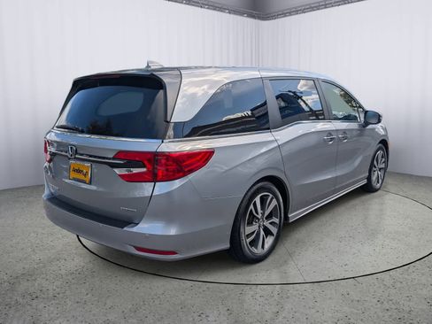 Used 2023 Honda Odyssey Touring image 3