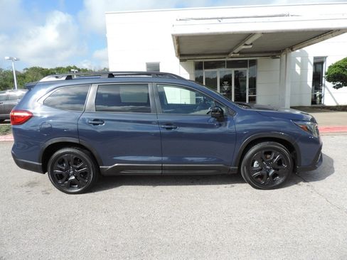 Used 2023 Subaru Ascent Onyx Edition Limited image 4