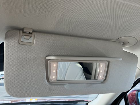 Used 2023 Buick Envision Avenir image 25