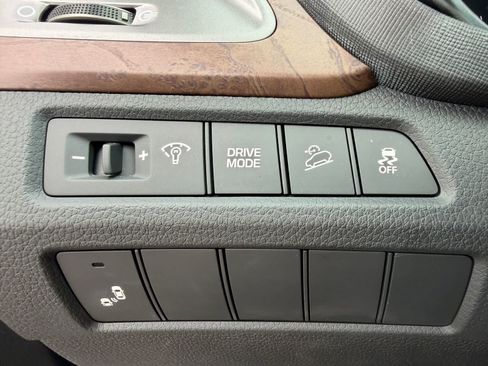 Used 2018 Hyundai Santa Fe Sport 2.0T FWD image 19