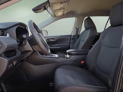 Used 2025 Toyota RAV4 XLE image 14