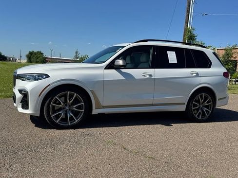 Used 2021 BMW X7 M50i w/ Dynamic Handling Package AWD/4WD image 3