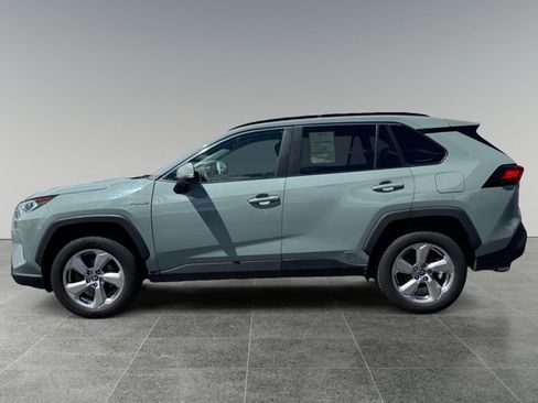 Used 2021 Toyota RAV4 XLE Premium AWD/4WD image 2