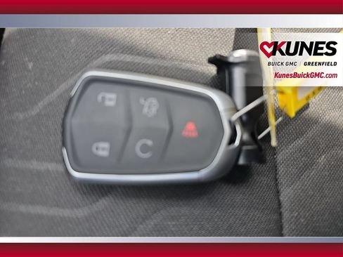 Used 2022 Chevrolet Trax LT w/ LT Convenience Package AWD/4WD image 26