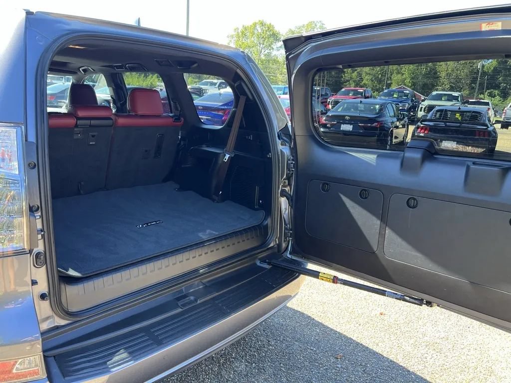 Used 2023 Lexus GX 460 Luxury w/ Accessory Package AWD/4WD image 38